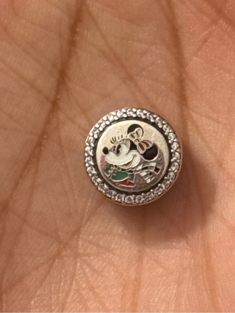 Pandora disney Minnie Mouse charm